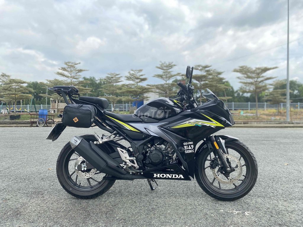 Honda CBR150r đời 2017. Mua bán Xe máy tại Huyện Bình Chánh Tp Hồ Chí Minh được đăng bởi PHAM PHAN KHOI NGUYEN hình 2