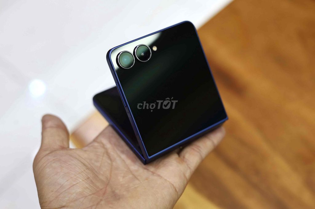 Samsung Z Flip 7 Xanh Zin keng - BH Care+ 10/9/27. Mua bán Điện thoại tại Huyện Đức Trọng Lâm Đồng được đăng bởi Mạnh Mobile hình 1
