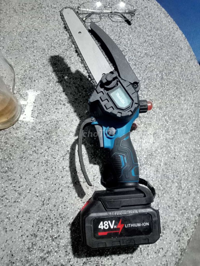 Máy cưa xích Makita Pin Lithium-Ion 48V. Mua bán Đồ chuyên dụng, Giống nuôi trồng tại Thành phố Dĩ An Bình Dương được đăng bởi To Cong Phong hình 1
