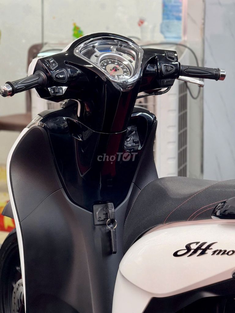 💥Honda ShMode 2018 Bản Sport khóa SmartKey Biển72. Mua bán Xe máy tại Thành phố Thủ Đức Tp Hồ Chí Minh được đăng bởi XE MÁY THỦ ĐỨC hình 11