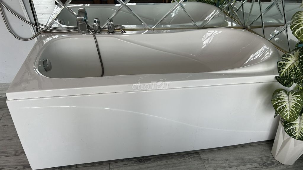 Bồn tắm nằm Nhựa/Acrylic Trắng 1m70. Mua bán Thiết bị vệ sinh, nhà tắm tại Quận Gò Vấp Tp Hồ Chí Minh được đăng bởi Cô Hoàng hình 1