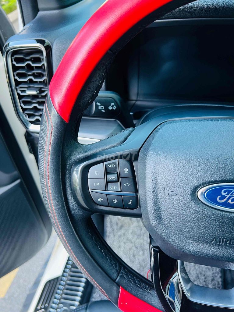 Ford Everest 2023 Titanium 2.0L 4x2 AT - 40000 km. Mua bán Ô tô tại Huyện Đan Phượng Hà Nội được đăng bởi Huy Trungg hình 8