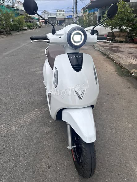 Xe máy điện Vinfast Đen Đỏ-Bán Trả Góp Bao Nợ Xấu. Mua bán Xe điện tại Quận 1 Tp Hồ Chí Minh được đăng bởi Hương Điện Máy Trả Góp Lê Triều hình 3