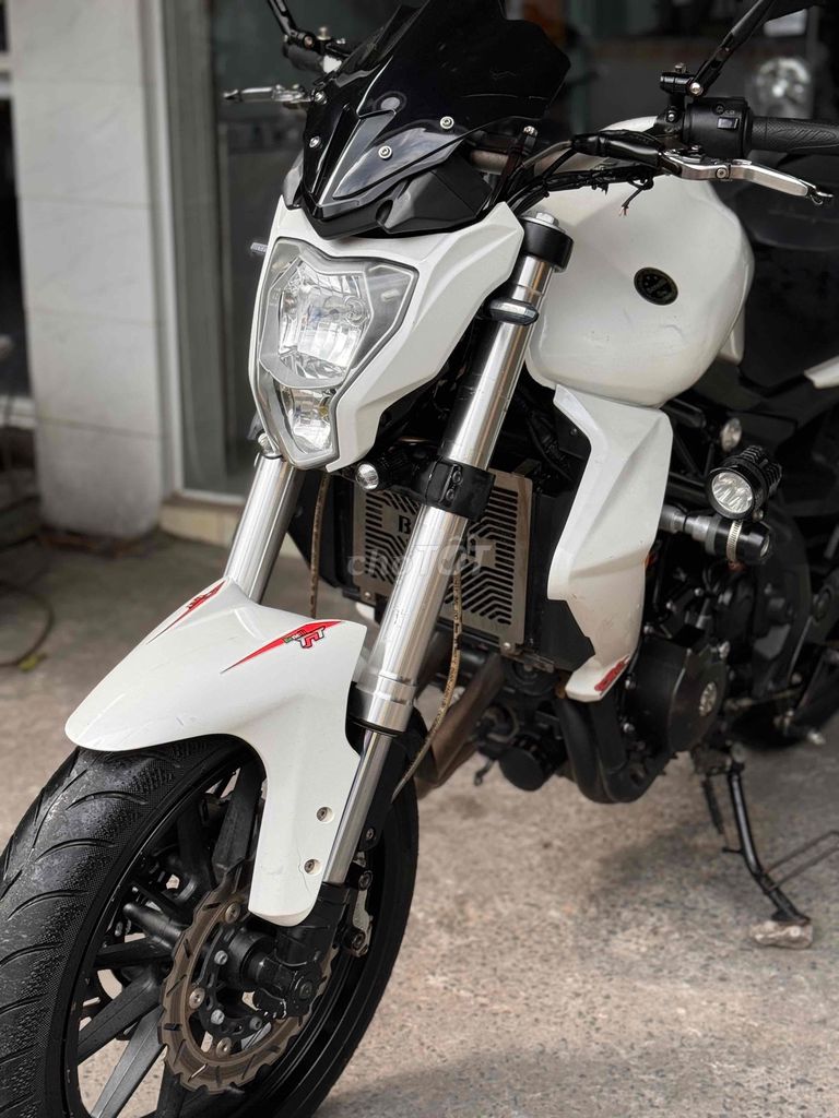 Benelli BN302 Trắng 35000 km. Mua bán Xe máy tại Quận Bình Tân Tp Hồ Chí Minh được đăng bởi Việt Motor Bình Tân hình 4