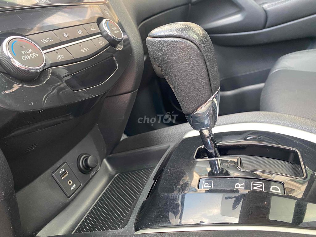 Nissan X trail 2016 2.0 2WD Premium. Mua bán Ô tô tại Quận Nam Từ Liêm Hà Nội được đăng bởi KM Auto hình 11