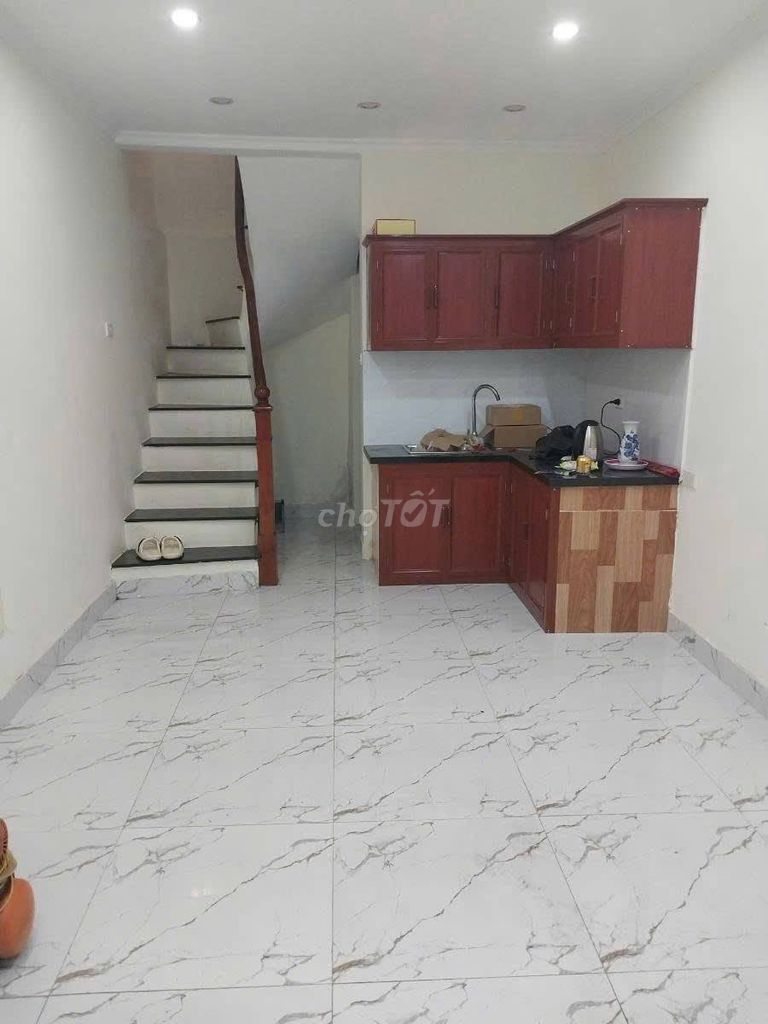 Сдается 3-комнатная квартира, переулок Динь Конг Ха, Хоанг Май, 99