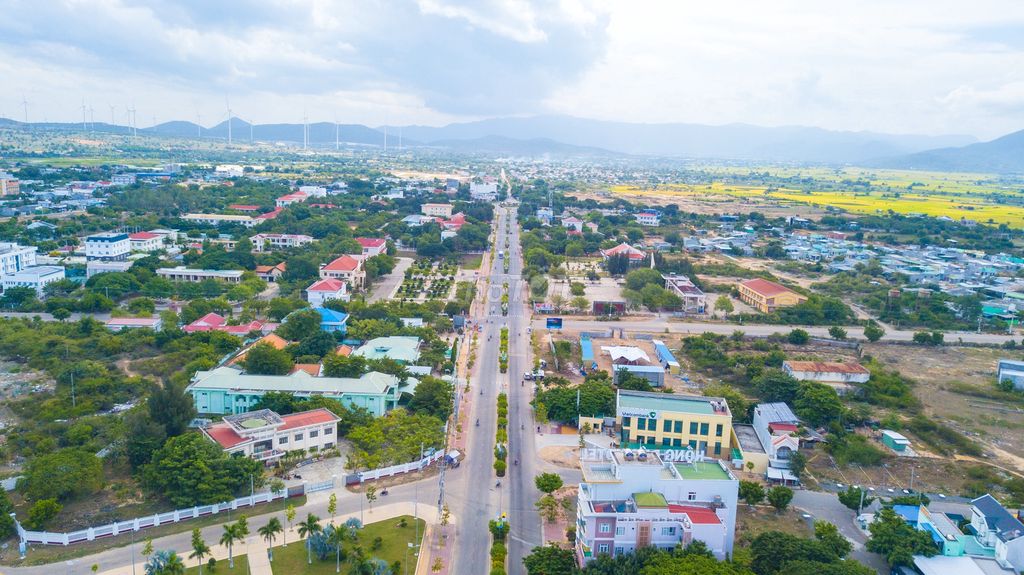 Bán đất gần bãi biển đẹp, full thổ cư, gần Mũi Né, Phan Thiết, 6tr/m2