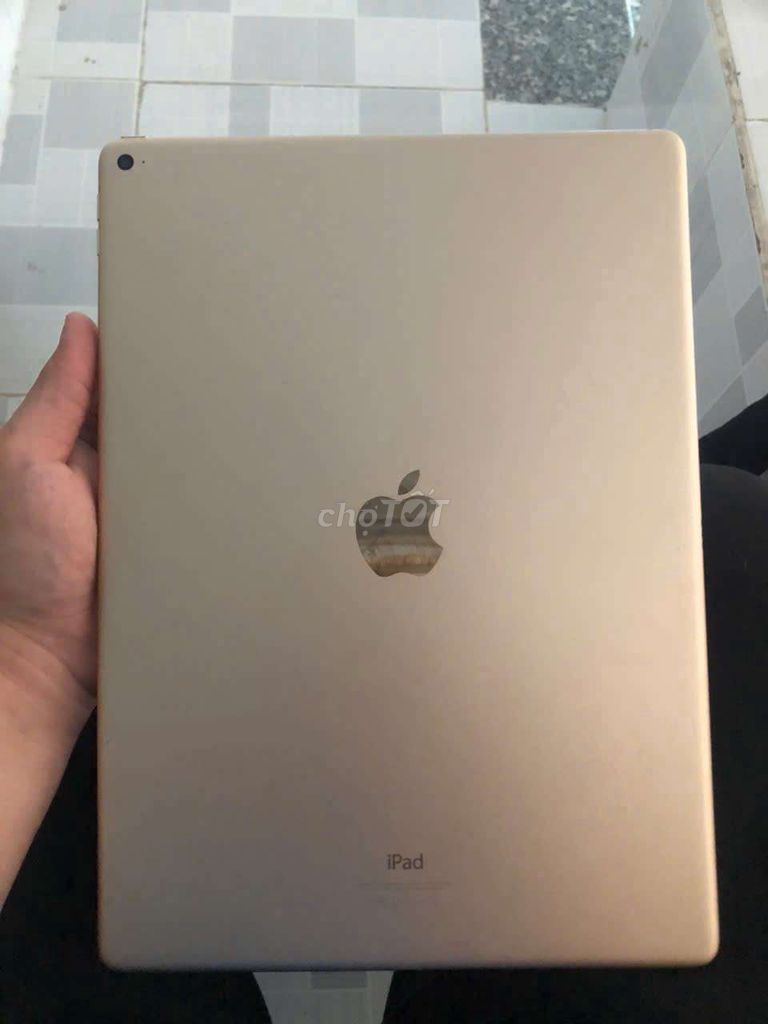 Apple iPad Pro 12.9 32GB Vàng. Mua bán Máy tính bảng tại Quận Gò Vấp Tp Hồ Chí Minh được đăng bởi Thành Luân mobile hình 1