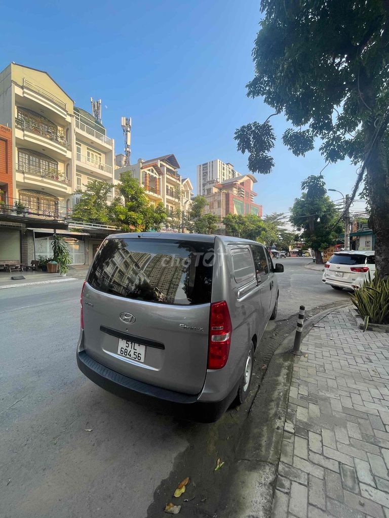 Hyundai Starex 2011 2.5D MT - 130000 km. Mua bán Ô tô tại Quận 7 Tp Hồ Chí Minh được đăng bởi Lethai hình 4