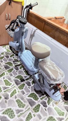 Xe đạp điện Yadea I8 Xám nhạt Mới