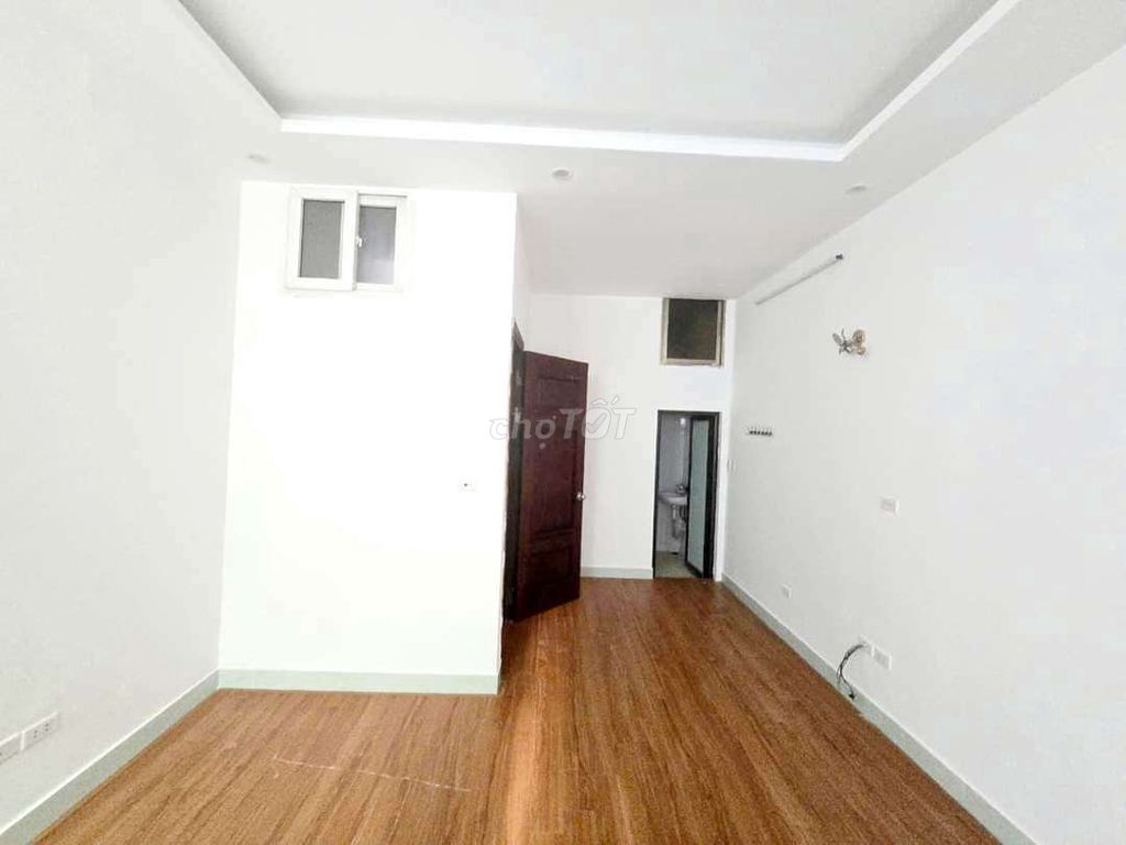 Bán nhà Trần Khát Chân ngõ nông, sát phố ba gác phi  30m2* 5 T