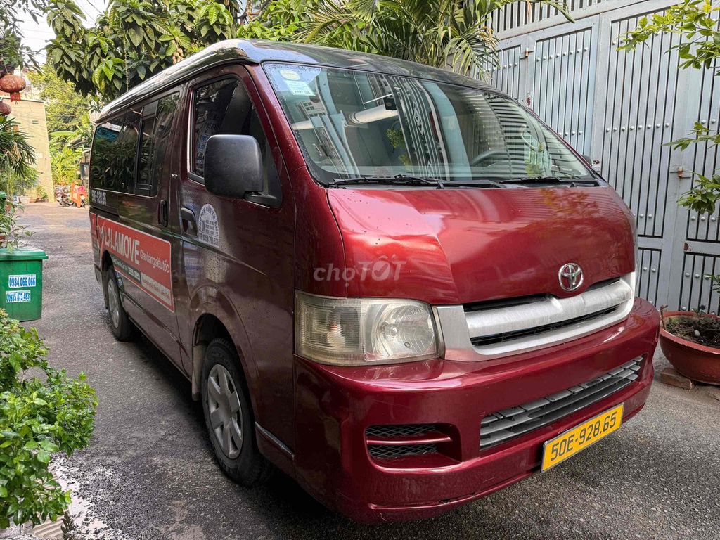Toyota Hiace Dầu 3 chỗ Đỏ
