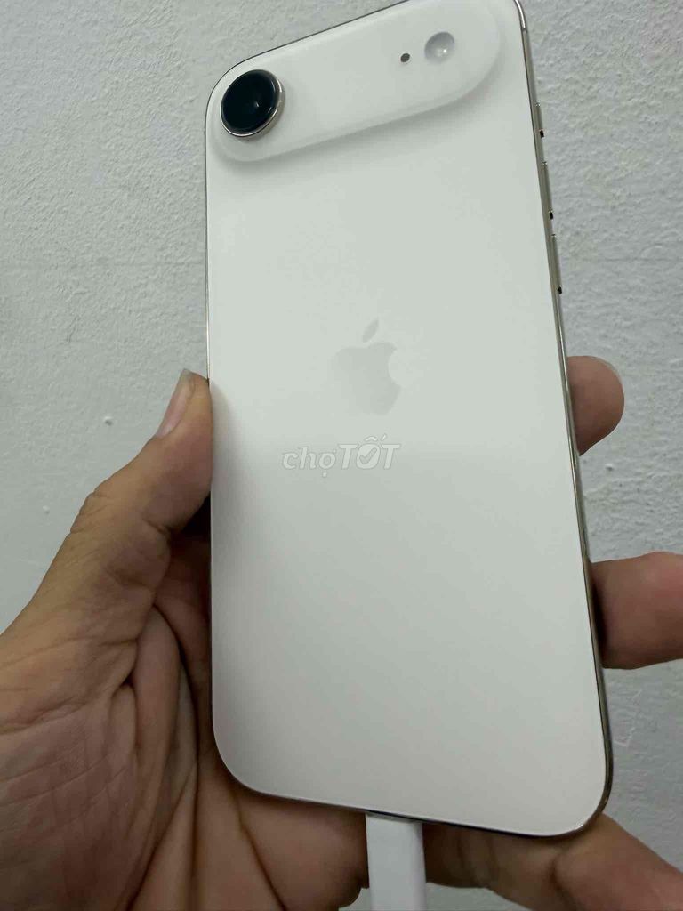 Apple iPhone 17 ari 256GB Gold zin áp vay mdm. Mua bán Điện thoại tại Quận Đống Đa Hà Nội được đăng bởi kim hình 1
