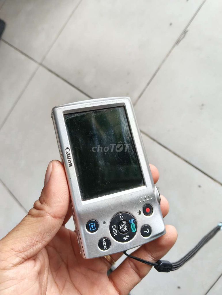 Máy ảnh Canon A2500 Bạc Đã sử dụng. Mua bán Máy ảnh, Máy quay tại Quận Bình Thuỷ Cần Thơ được đăng bởi Giàu hình 1