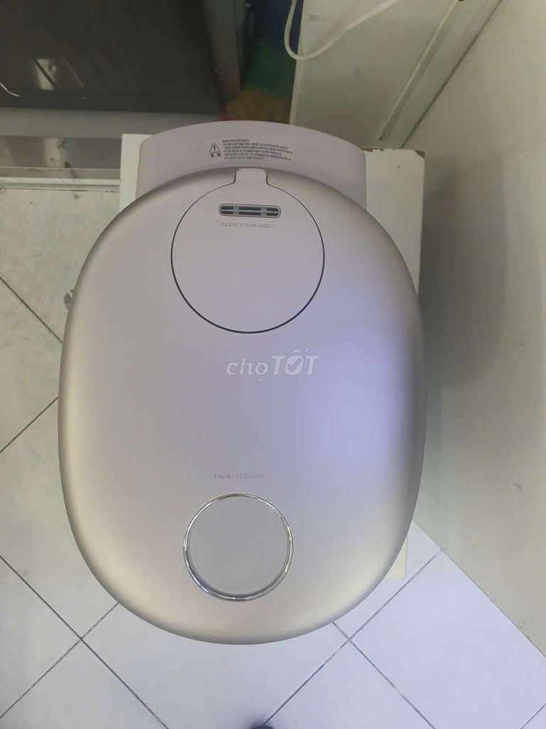 Nồi cơm điện Cuckoo CRP-NHTR1010FP 1.8 Lít. Mua bán Bếp, lò, đồ điện nhà bếp tại Quận 12 Tp Hồ Chí Minh được đăng bởi Lê Quốc Đạt hình 1