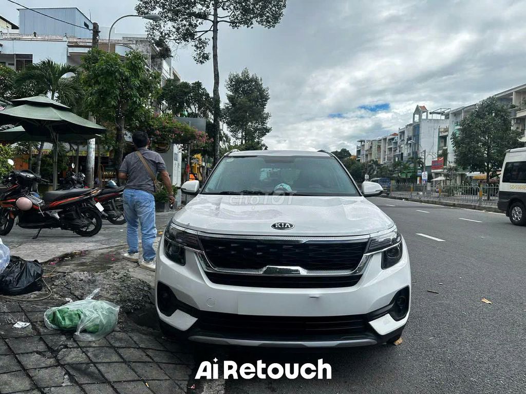KIA SELTOS 2021 Белый 53000 км