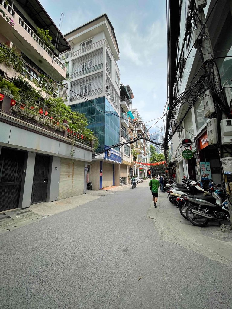 Bán Nhà Phân Lô - Ngọc Khánh - Ba Đình - 80M2 - 4 Tầng - Đường 3 Ô Tô