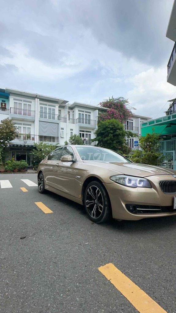 BMW 520i 2012 N20 Vàng cát chính chủ đứng tên. Mua bán Ô tô tại Quận 3 Tp Hồ Chí Minh được đăng bởi Gia Bảo hình 3