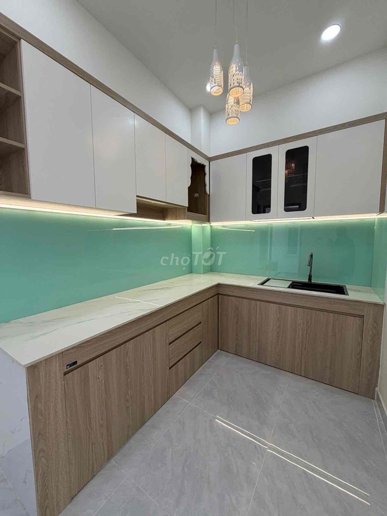 46 м2 (4x11,5), 2 этажа, 3 спальни, переулок 3 м, рядом с MT Bar Home Q6, рядом с PL