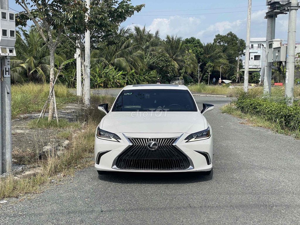 LEXUS ES250 Model 2022 Bao Bank 90%