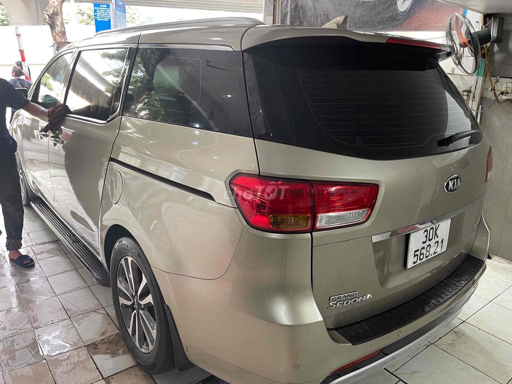 Kia Sedona 2016 3.3 GATH - 90000 km