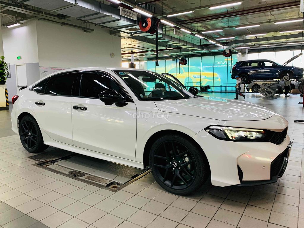 Honda Civic RS 2024 - 10.000km Siêu Đẹp Hãng Bán. Mua bán Ô tô tại Quận 7 Tp Hồ Chí Minh được đăng bởi Honda Ôtô SG Quận 7 hình 2