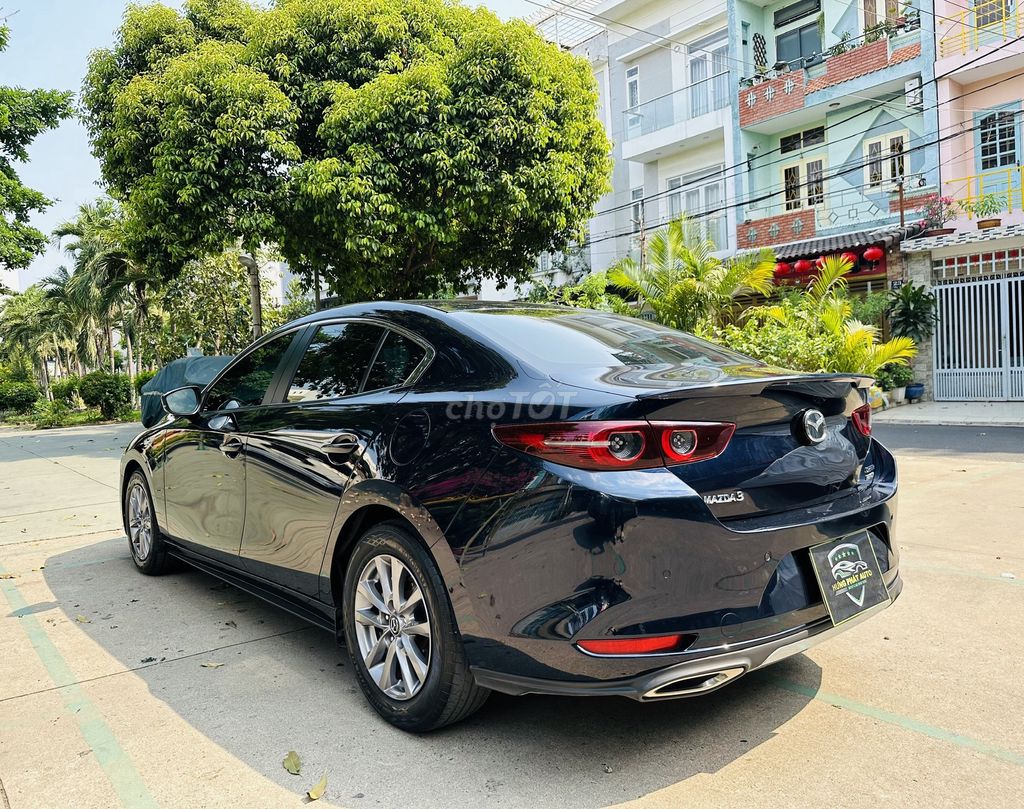 Mazda 3 1.5L Premium рег. 2023 сине-черный, полная комплектация
