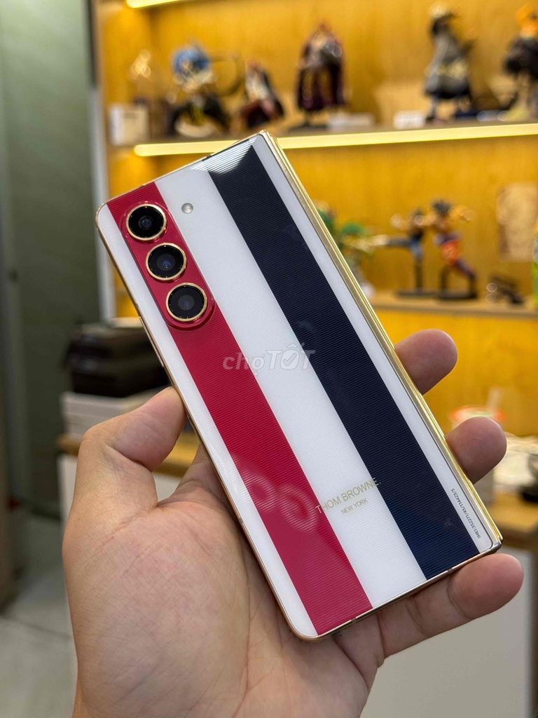 Samsung Z Fold5 Thom Browne Vàng. Mua bán Điện thoại tại Quận 10 Tp Hồ Chí Minh được đăng bởi Hậu Lưu hình 1