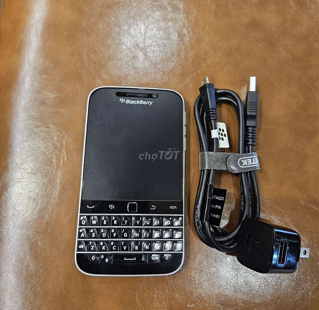 BlackBerry Classic (Q20) Đen. Mua bán Điện thoại tại Quận Bình Tân Tp Hồ Chí Minh được đăng bởi Khiem hình 1