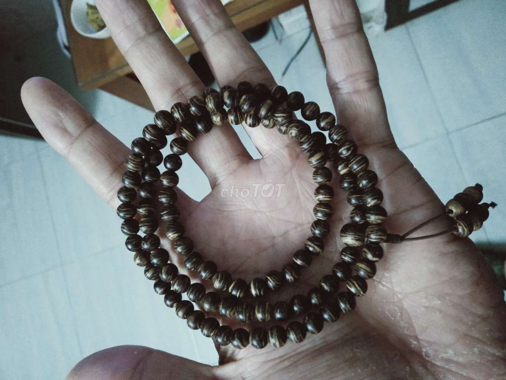 Vòng tay Trầm hương 108 hạt 6 li. Mua bán Phụ kiện thời trang khác tại Quận Liên Chiểu Đà Nẵng được đăng bởi anh nam hình 1