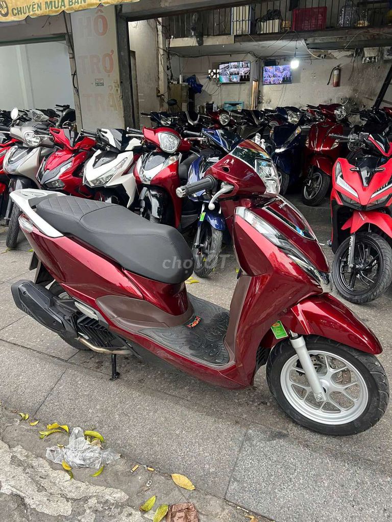 Светодиодный светильник Honda Lead 2024 4val красный 90% новый