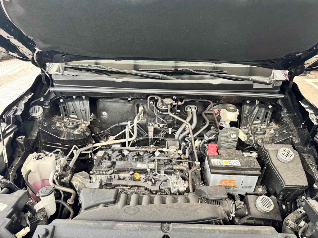 Toyota Innova Cross 2.0 2025 Xe hãng bán. Mua bán Ô tô tại Quận Tân Phú Tp Hồ Chí Minh được đăng bởi TRƯƠNG THANH TUYỀN hình 9