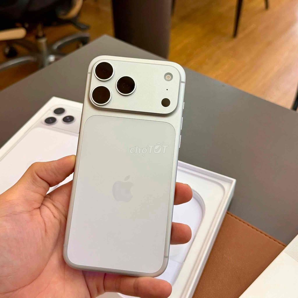 iPhone 17 Promax 256 Việt Nam, Full box, sạc 2 lần. Mua bán Điện thoại tại Thành phố Buôn Ma Thuột Đắk Lắk được đăng bởi Nguyễn Hữu Duy hình 1
