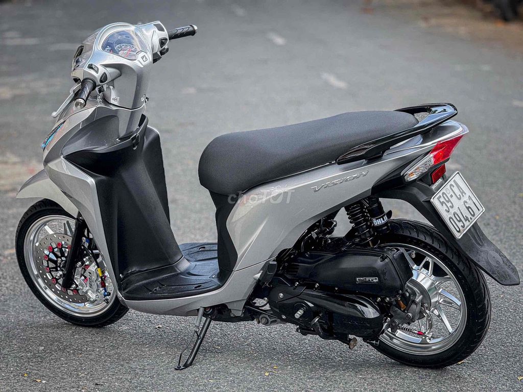 vison 2017 full kiễng bstp 9chủ nợ xấi trả 50% ạ. Mua bán Xe máy tại Quận Bình Tân Tp Hồ Chí Minh được đăng bởi Xe Máy Qúy Le hình 7