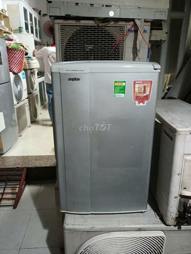 Cần bán tủ lạnh Sanyo mởi 99%