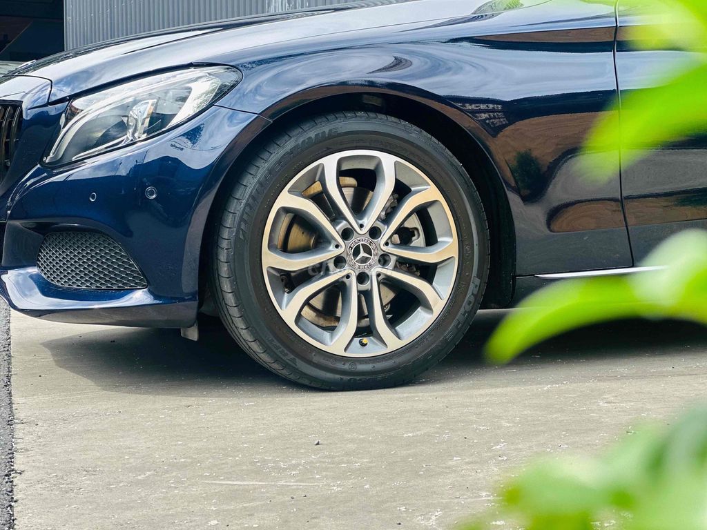 Mercedes Benz C200 Xanh/Kem 2017 LÊN NHIỀU ĐỒ CHƠI. Mua bán Ô tô tại Thành phố Thủ Đức Tp Hồ Chí Minh được đăng bởi Hứa Bửu hình 4
