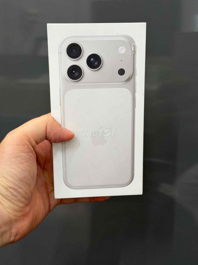 17 Pro nhỏ 256GB Bạc VN New chưa dùng Bh 12T. Mua bán Điện thoại tại Quận Ninh Kiều Cần Thơ được đăng bởi Quý Mobile Cần thơ hình 1