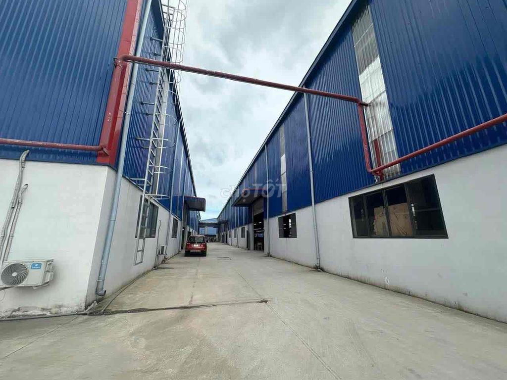 CHO THUÊ XƯỞNG 1700m GẦN KCN NAM TÂN UYÊN