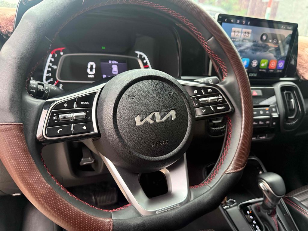 Kia Sonet Vàng cát 5 chỗ. Mua bán Ô tô tại Thành phố Qui Nhơn Bình Định được đăng bởi Âu nguyên tân  hình 10