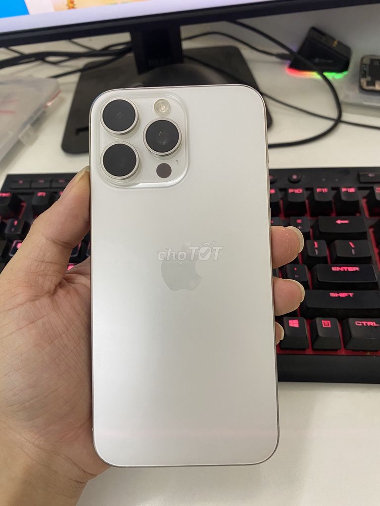 Apple iPhone 15 Pro Max 256GB Trắng Đã qua sử dụng. Mua bán Điện thoại tại Quận Cầu Giấy Hà Nội được đăng bởi NamVaThu hình 1
