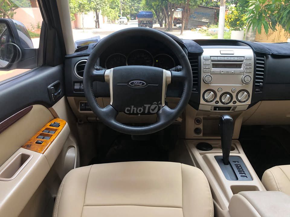 Ford Everest model 2011 máy dầu số tự động. Mua bán Ô tô tại Quận Gò Vấp Tp Hồ Chí Minh được đăng bởi Thu 381 hình 7