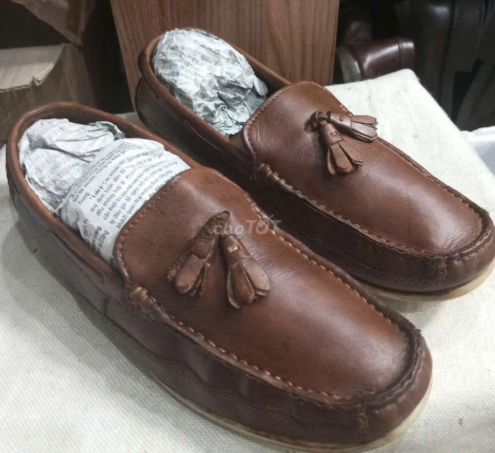 Giày da bò Clarks, Anh Quốc