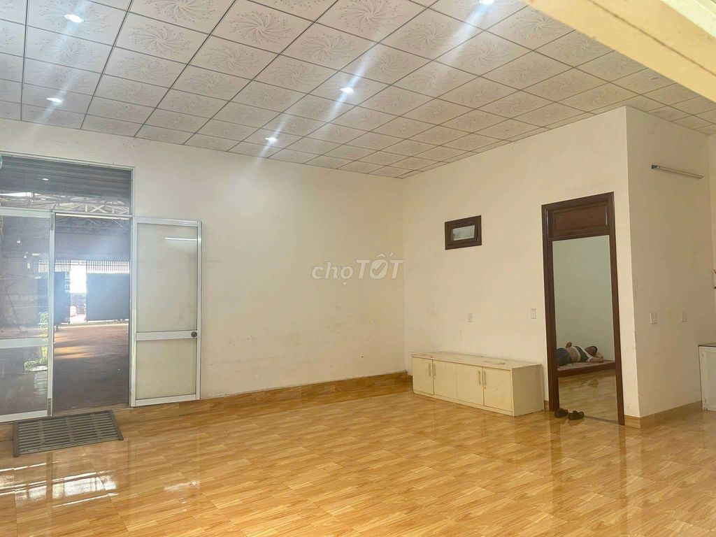 Bán kho 11x80 mặt tiền Nguyễn Thị Định. Mua bán văn phòng, mặt bằng kinh doanh tại Thành phố Buôn Ma Thuột Đắk Lắk được đăng bởi Huỳnh Minh Hải hình 1