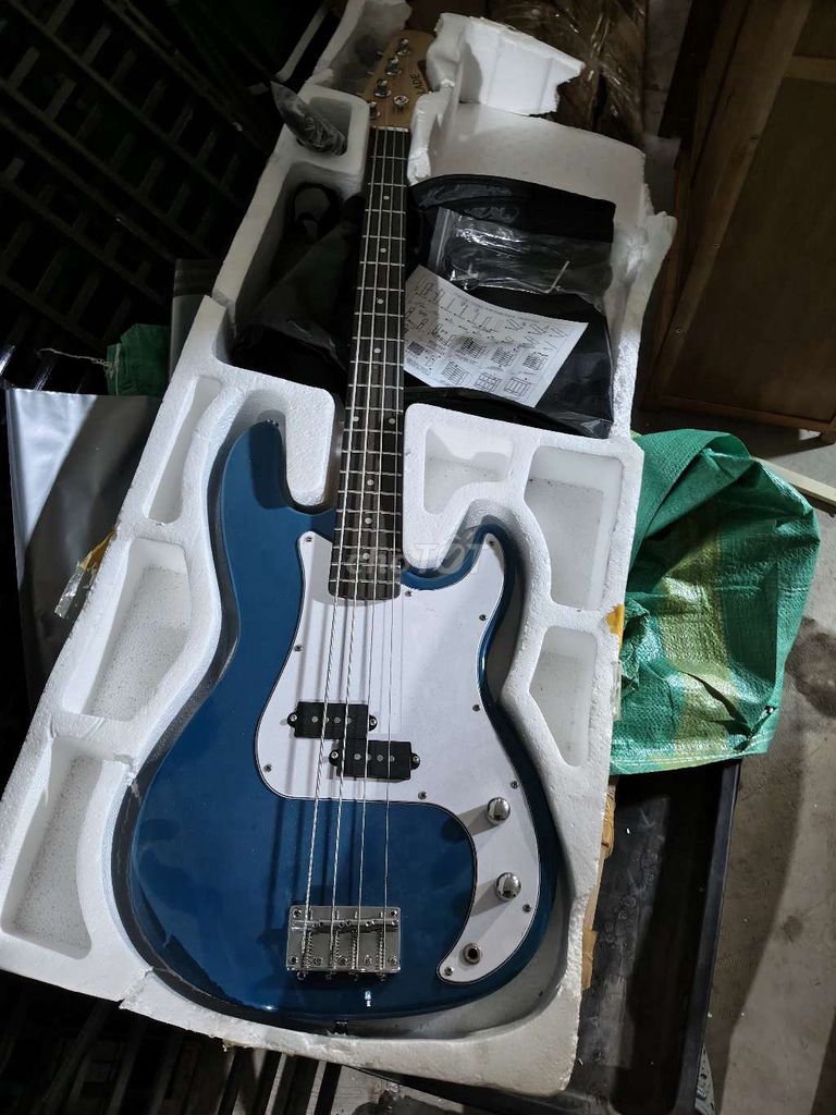 Đàn guitar bass Blade Xanh dương. Mua bán Nhạc cụ tại Huyện Ba Tri Bến Tre được đăng bởi Le Thi Thanh Thao hình 1
