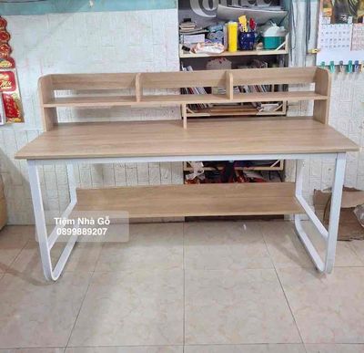 Bàn làm việc chân U uốn có kệ sách giá rẻ. Mua bán Bàn ghế tại Thành phố Thủ Đức Tp Hồ Chí Minh được đăng bởi Tiệm Nhà Gỗ