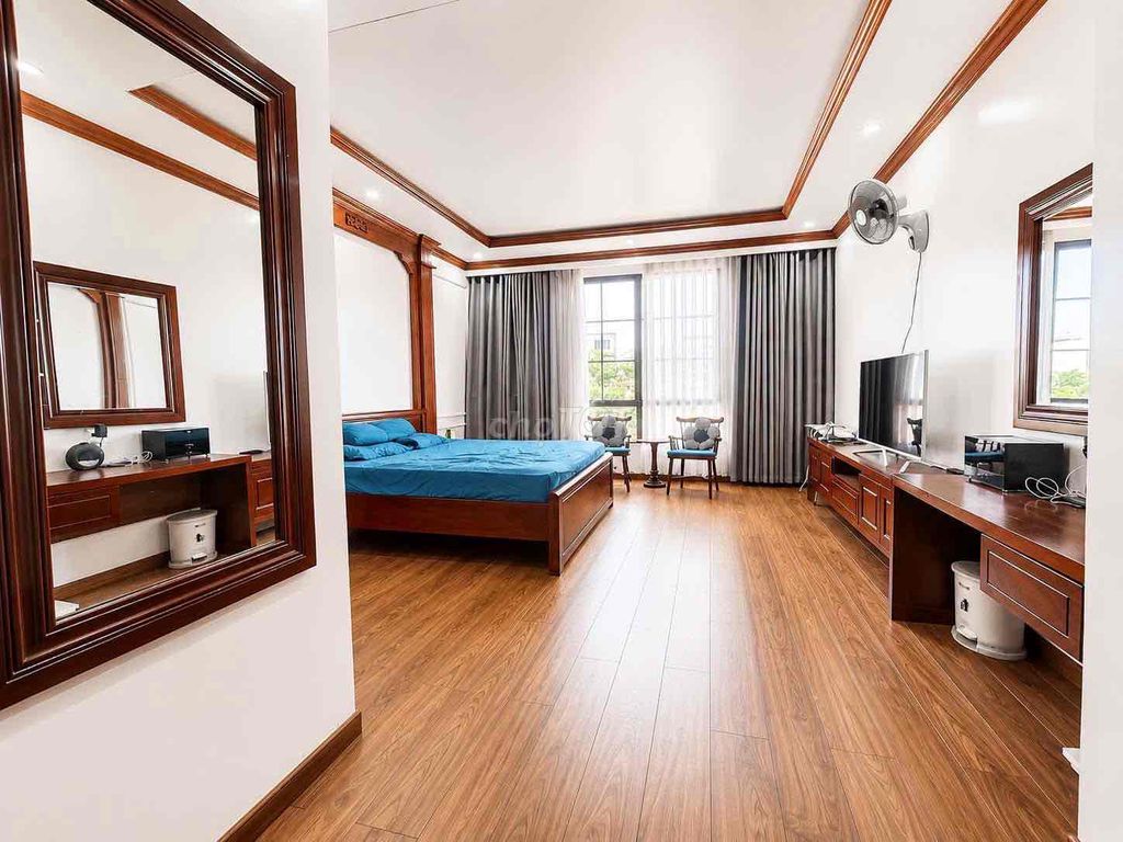 Giảm giá hơn 2 tỷ cần bán nhanh nhà 5 tầng Nguyễn Phước lan