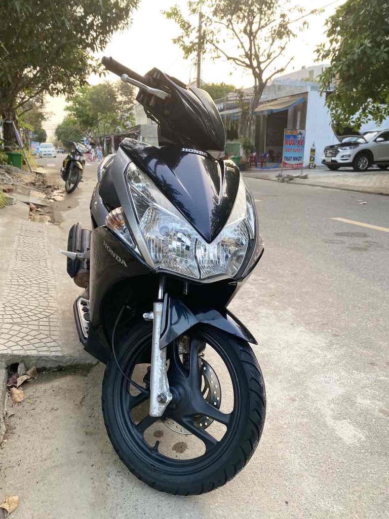 Honda Air Blade 2011 Đen bạc. Mua bán Xe máy tại Quận Ngũ Hành Sơn Đà Nẵng được đăng bởi Chang 34 hình 3