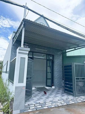 Nhà phố 100,7 m² · 2 PN · Đường Suối Lội