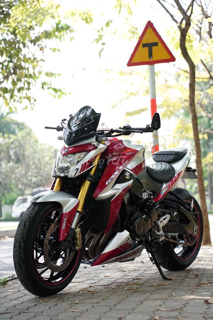 $$ SUZUKI GSX S1000R nhiều đồ chơi, odo chỉ 18k