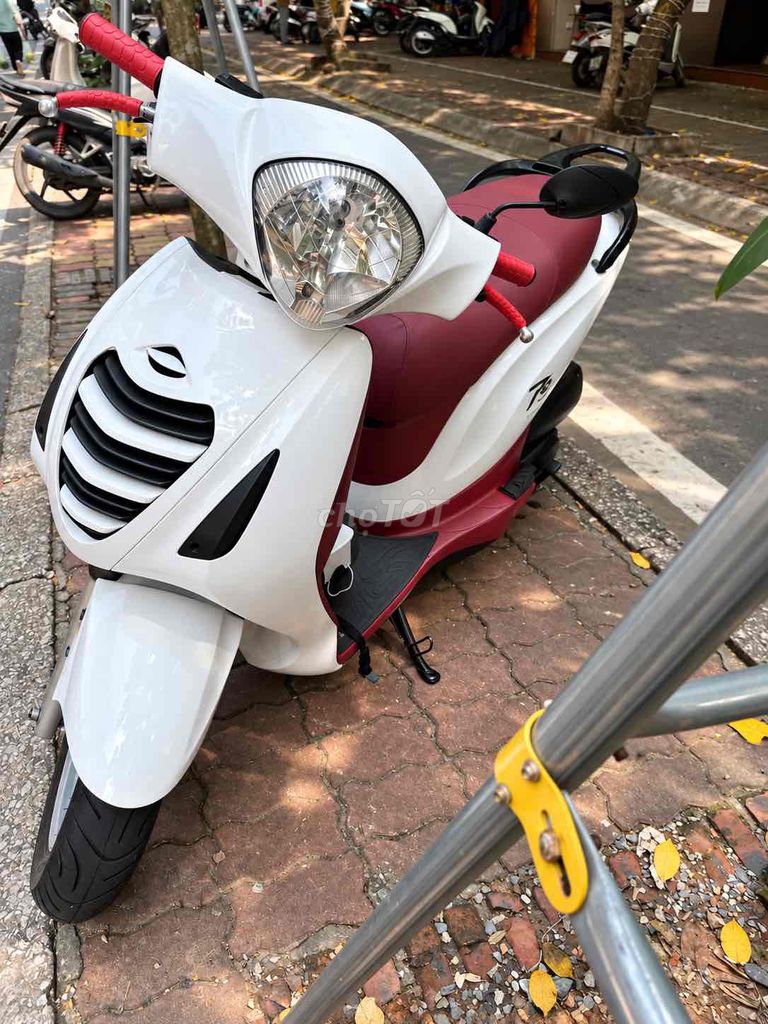 Скутер Honda PS 150i белый, красный